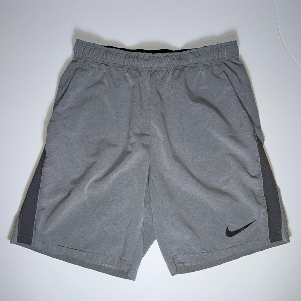 Nike Mens Flex Plus Dri-Fit Training Shorts  Size Medium